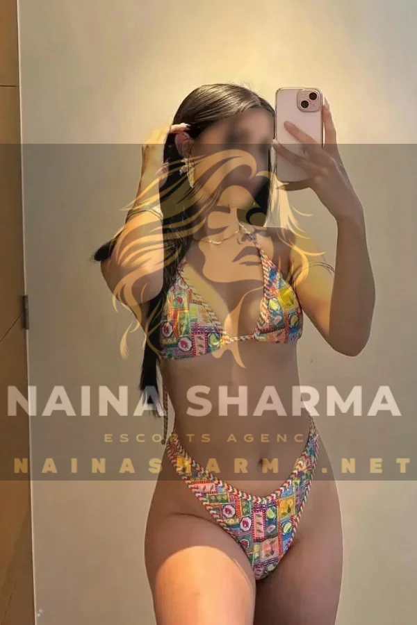 Aarvi Ahmedabad Escorts Selfie