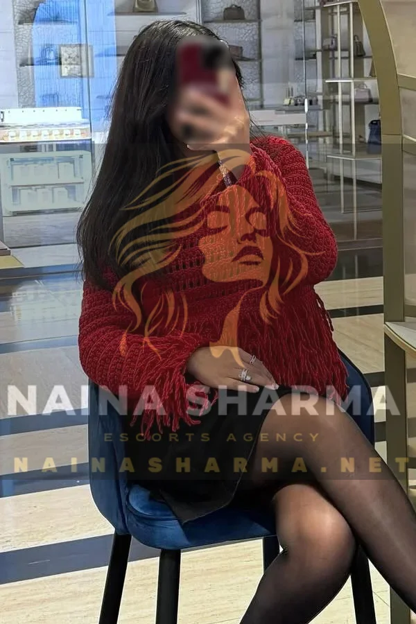 Ajita Surat Escorts Selfie
