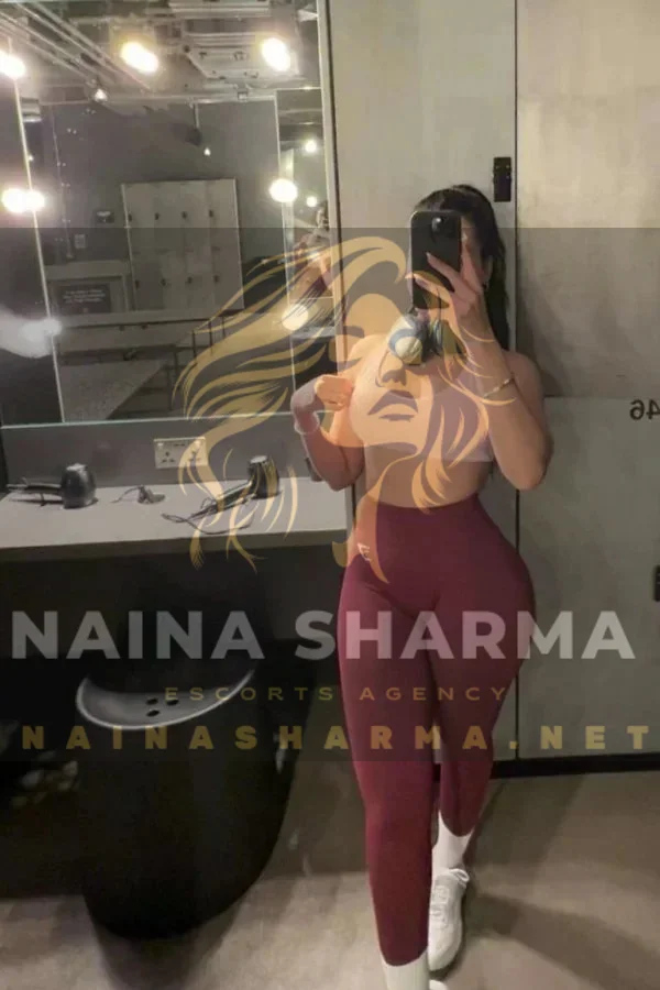 Amalia Pune Escorts Selfie