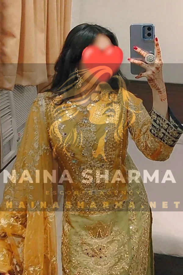 Ayesha Goa Escorts Selfie