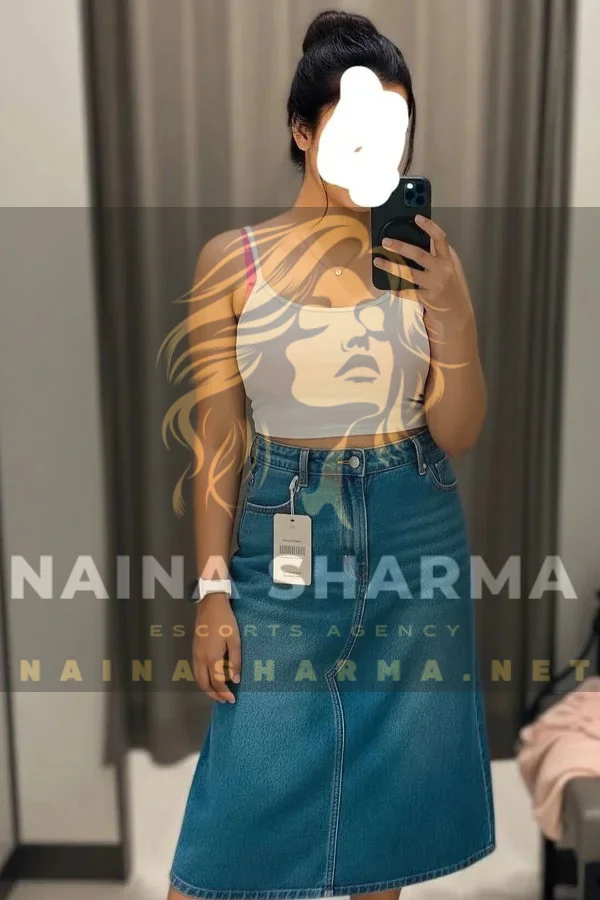 Bianka Lucknow Escorts Selfie