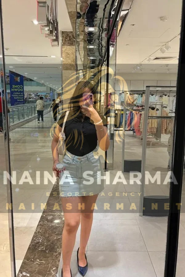 Deepthi Hyderabad Escorts Selfie