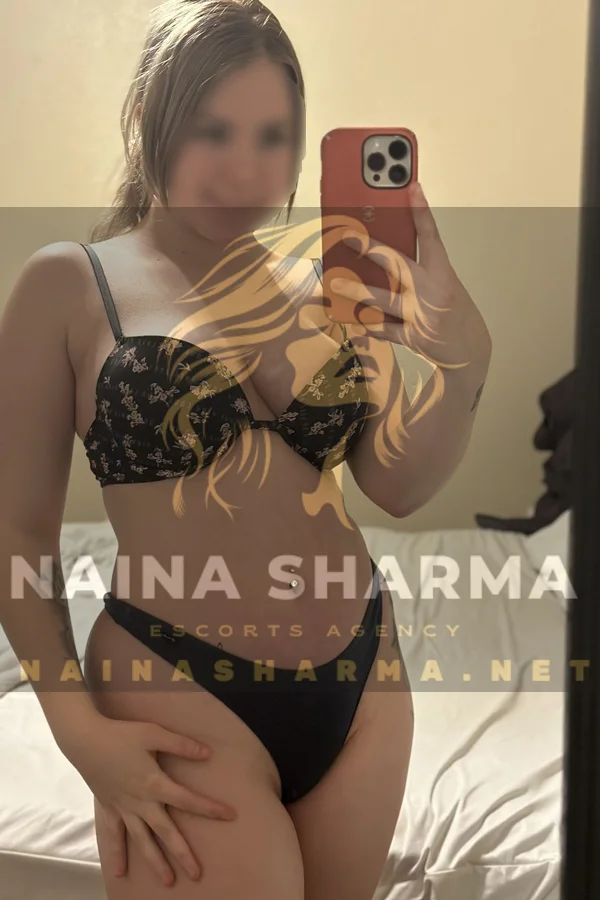 Elsa Agra Escorts Selfie