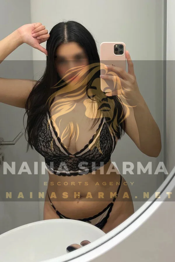 Era Nashik Escorts Selfie