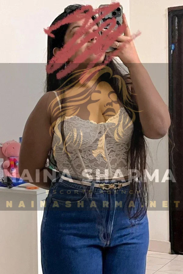 Eshika Lucknow Escorts Selfie