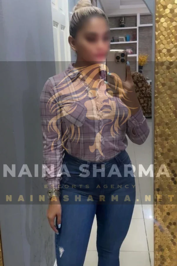 Farheen Goa Escorts Selfie