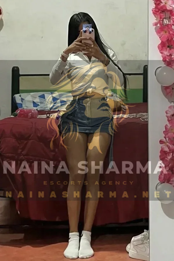 Gaya Goa Escorts Selfie