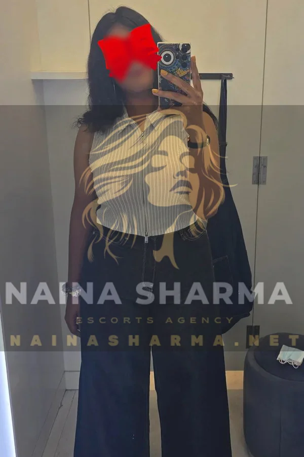 Gitanshi Ghaziabad Escorts Selfie