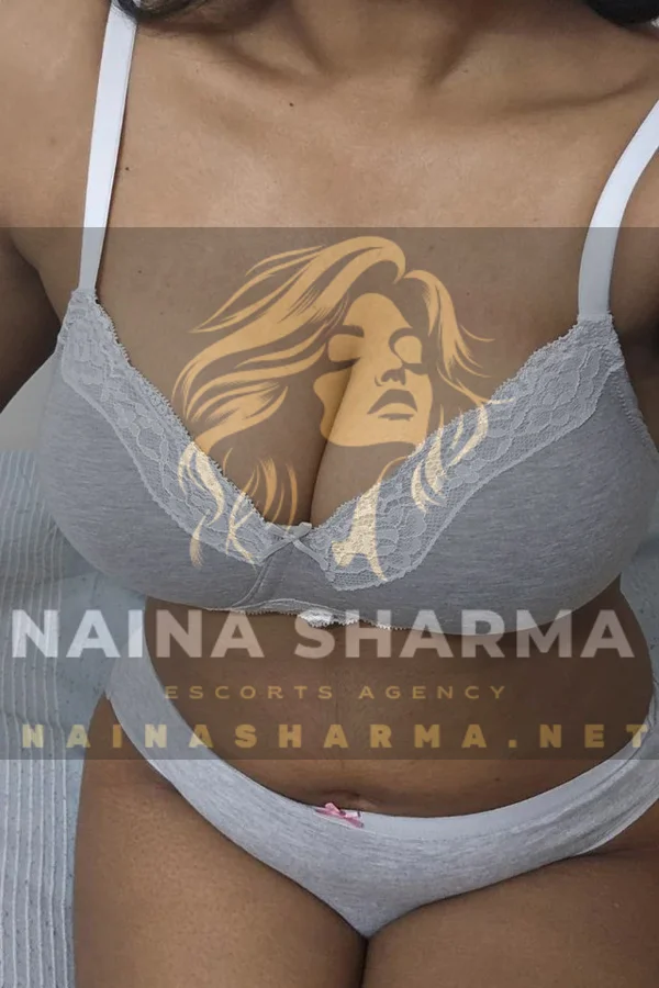Hanshika Ghaziabad Escorts Selfie