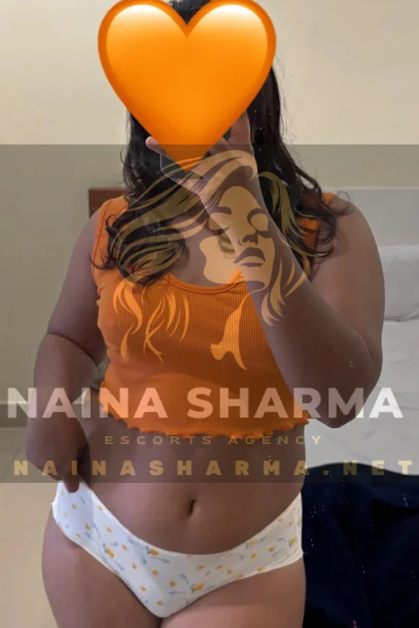 Hemlatta Gurgaon Escorts Selfie
