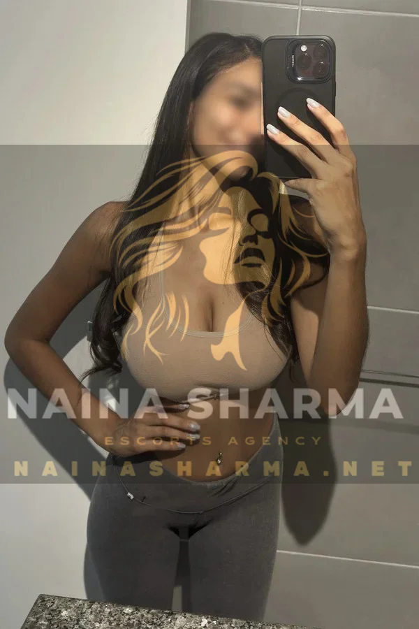 Ishani Goa Escorts Selfie
