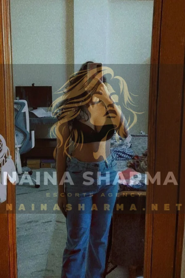 Jaya Ghaziabad Escorts Selfie
