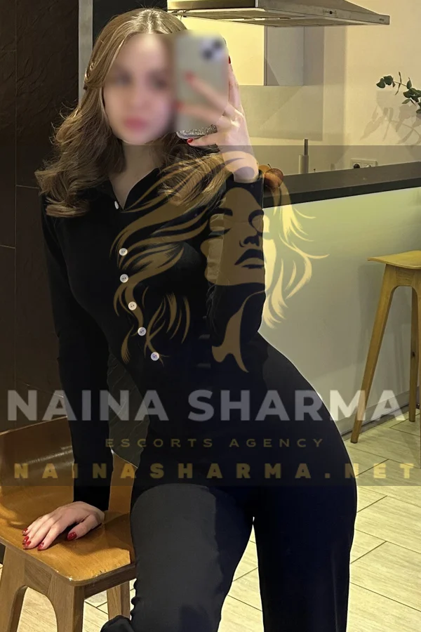 Jhazira Lucknow Escorts Selfie