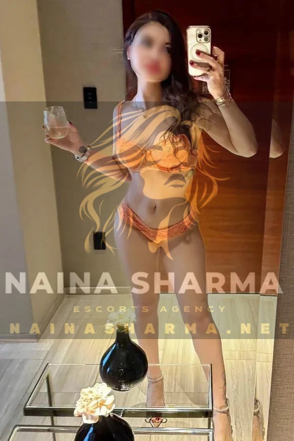 Kashish Agra Escorts Selfie