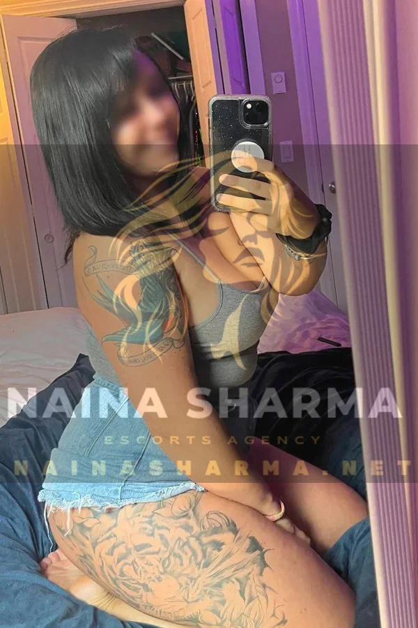 Kayden Agra Escorts Selfie