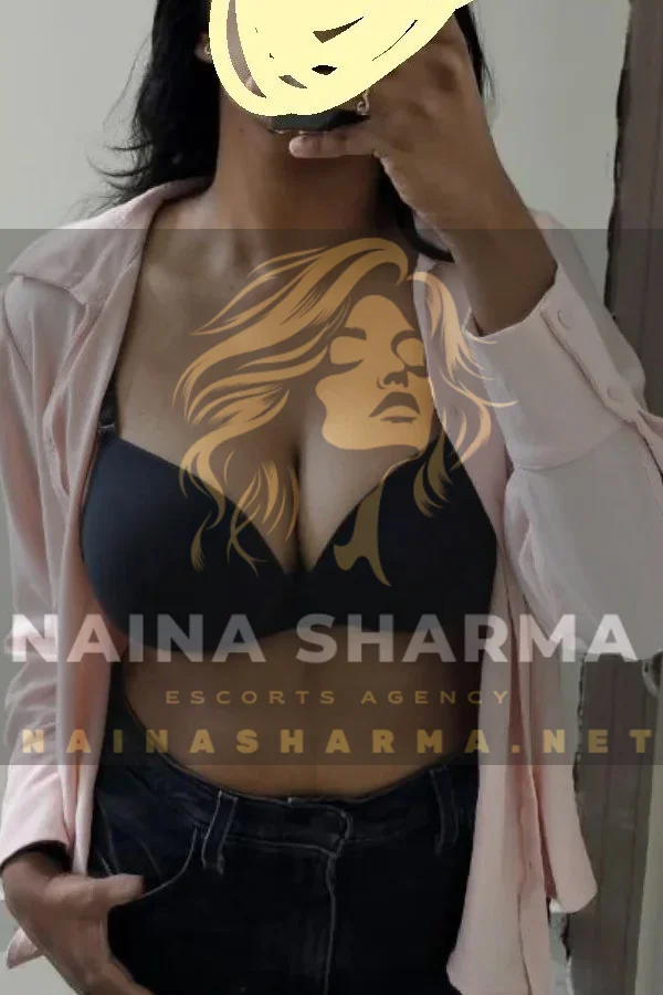 Komal Goa Escorts Selfie