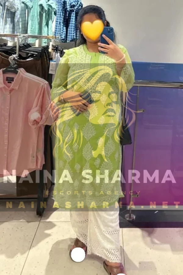 Kratika Goa Escorts Selfie