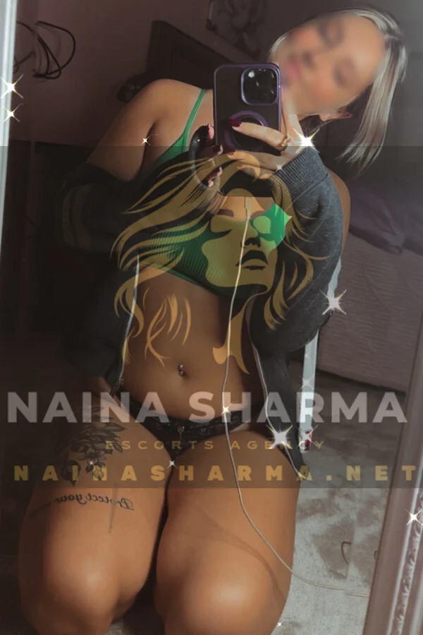 Laura Goa Escorts Selfie