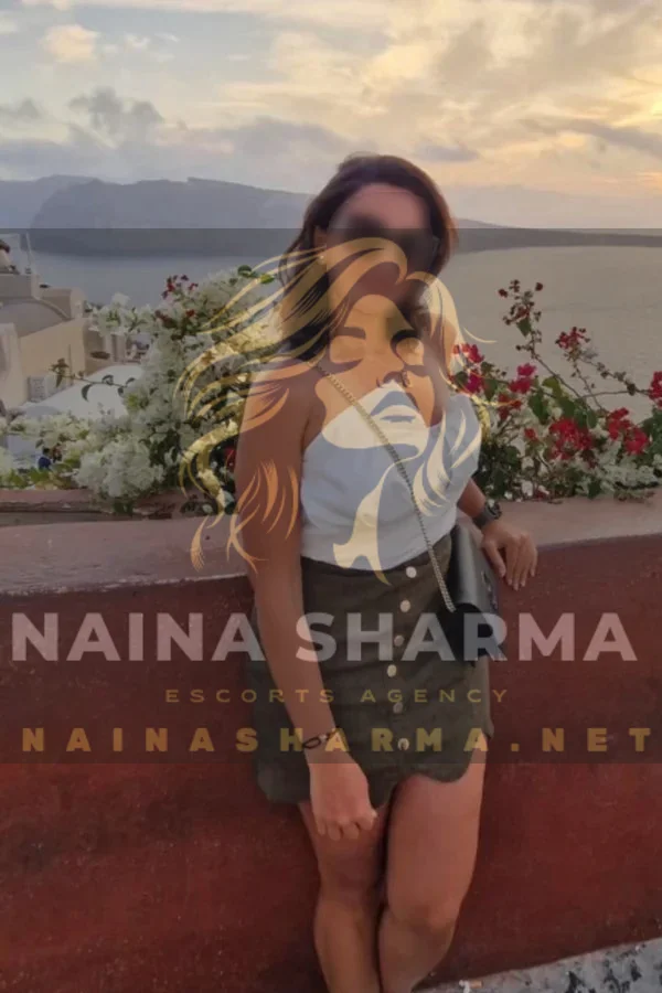 Maanika  Escorts