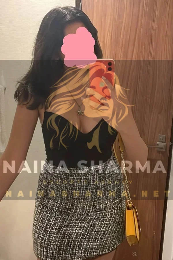 Manasvi London Escorts Selfie