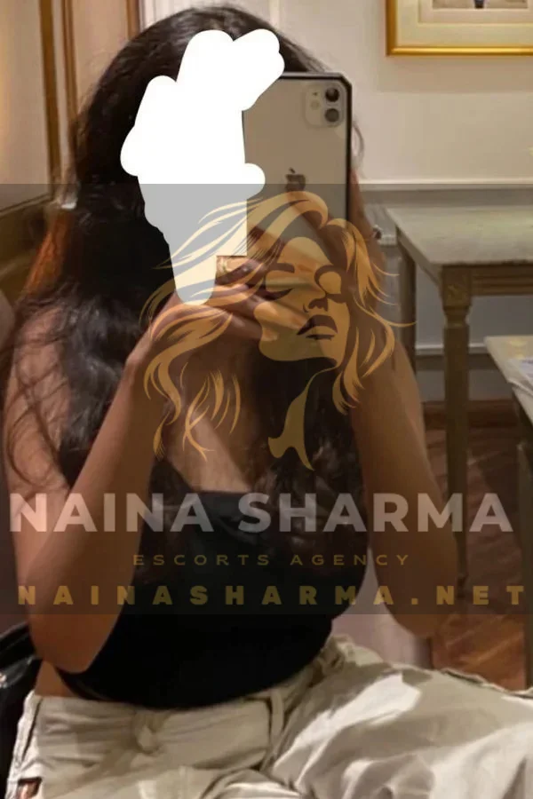 Meenakshi Jaipur Escorts Selfie