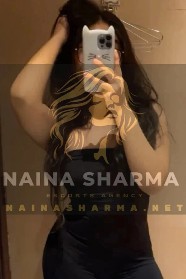 Monalisha Goa Escorts Selfie