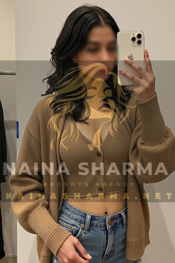Monika Nashik Escorts Selfie