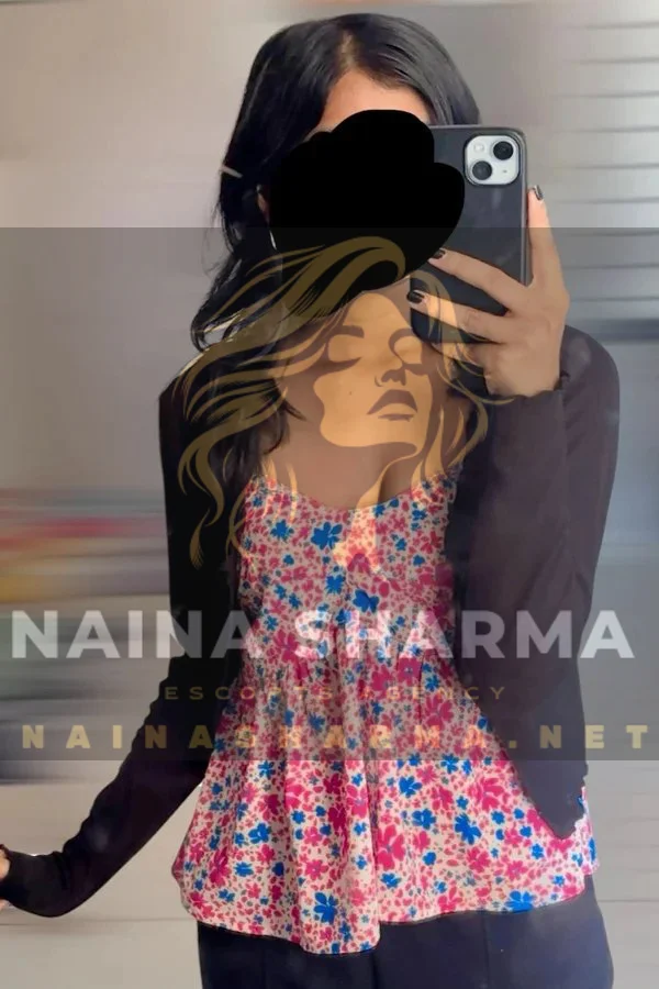 Neelakshi Bangalore Escorts Selfie