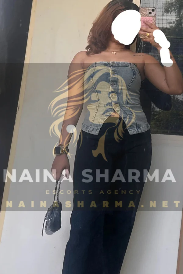 Netra Kolkata Escorts Selfie