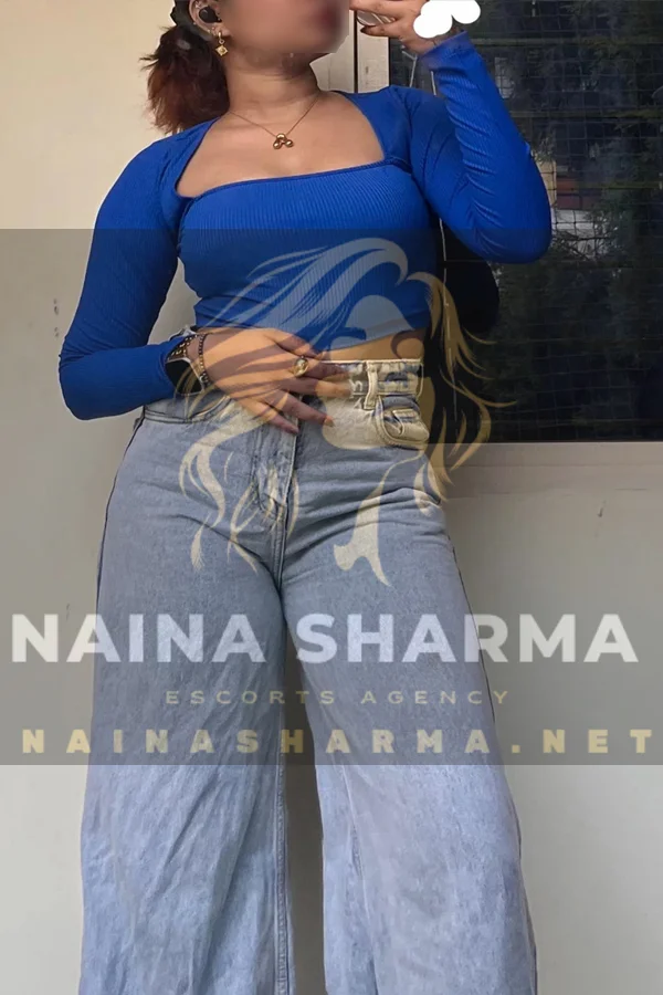 Nia Goa Escorts Selfie