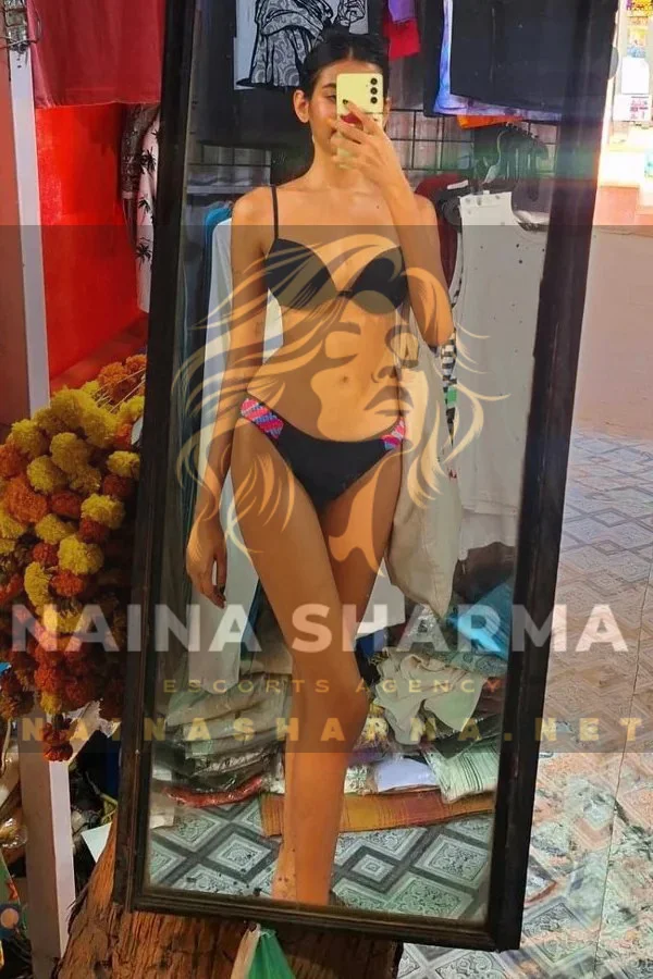 Niharika Agra Escorts Selfie