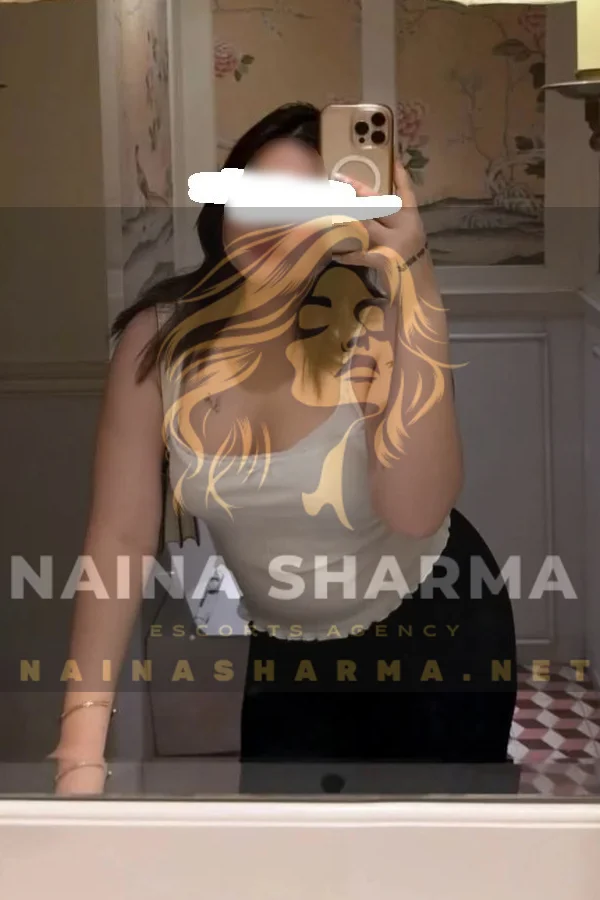 Nikita Chandigarh Escorts Selfie