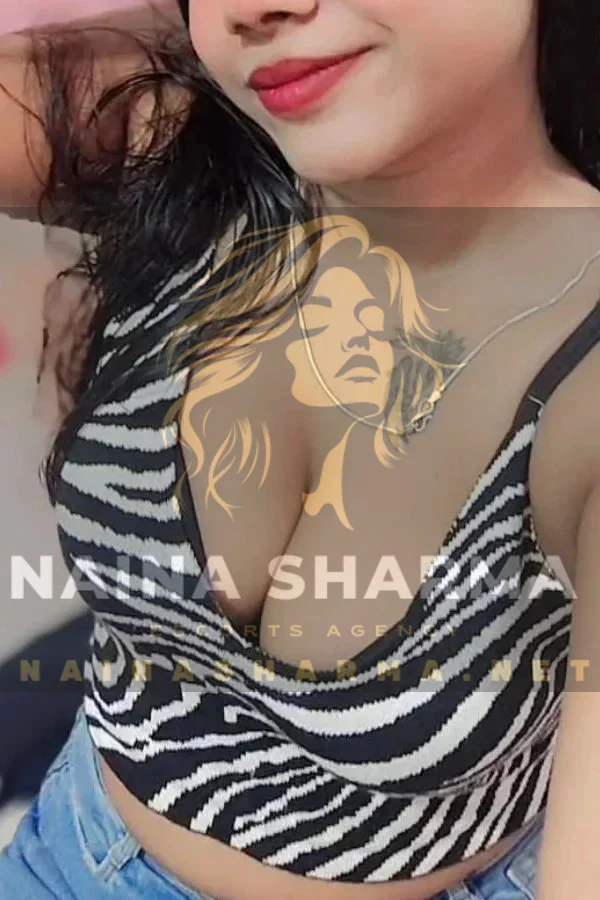 Nisha Dubai Escorts Selfie