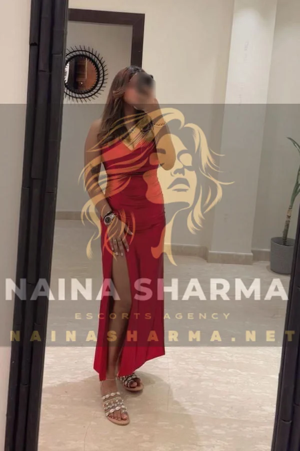 Poonam Ahmedabad Escorts Selfie