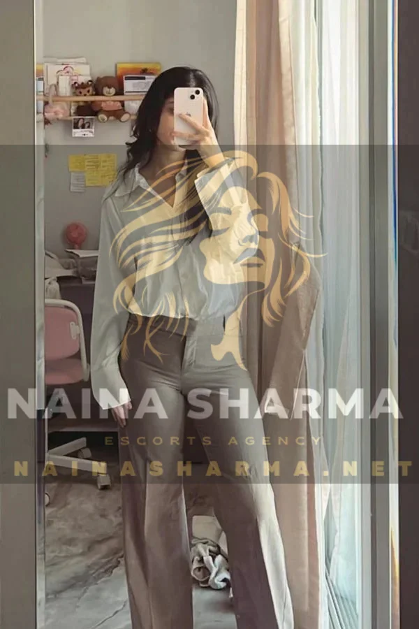 Poornima Jaipur Escorts Selfie