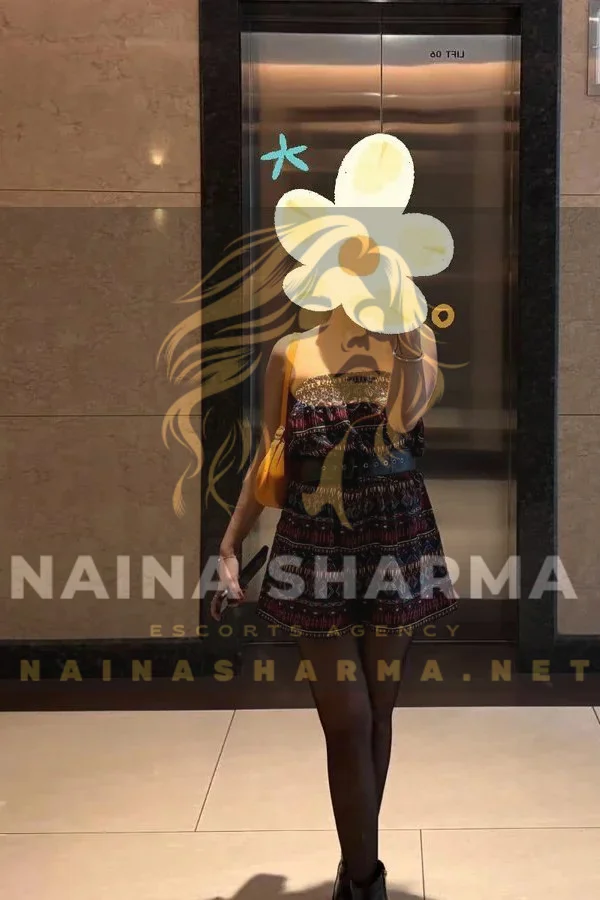 Preeti Bangalore Escorts Selfie