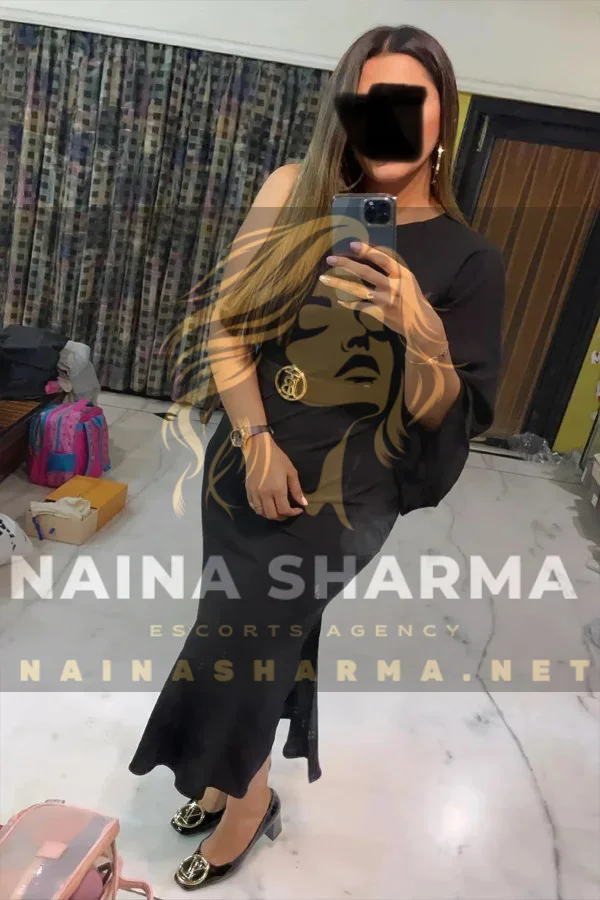 Prisha Noida Escorts Selfie