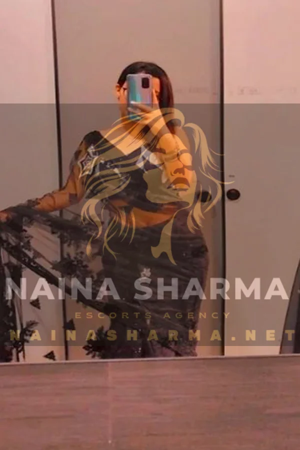 Priyanka Noida Escorts Selfie