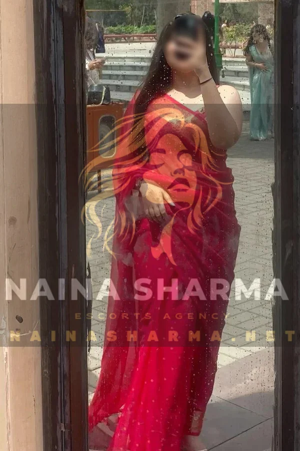 Raashii Goa Escorts Selfie