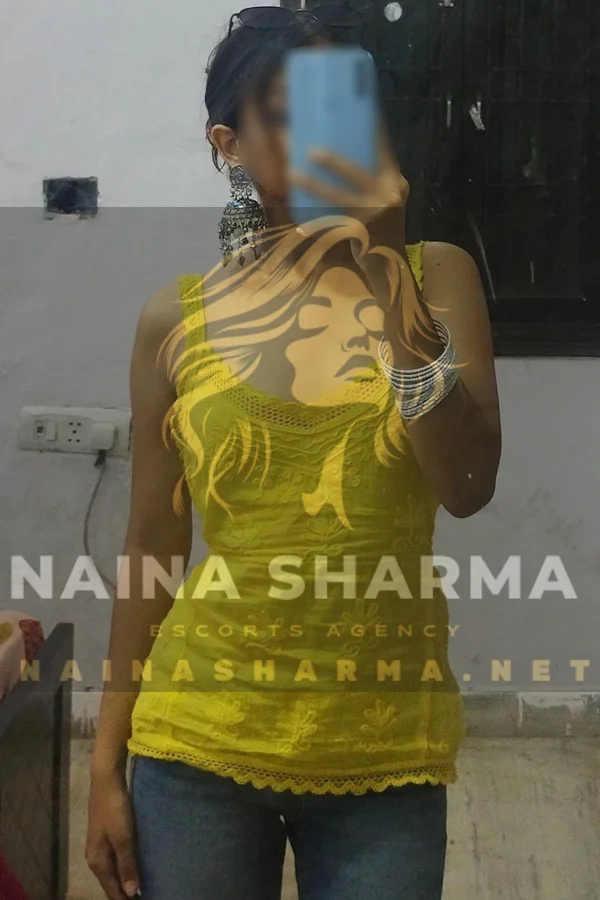 Rakul Goa Escorts Selfie