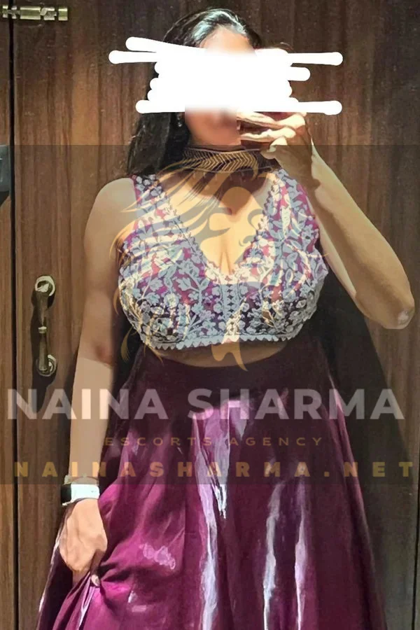 Ria Ahmedabad Escorts Selfie