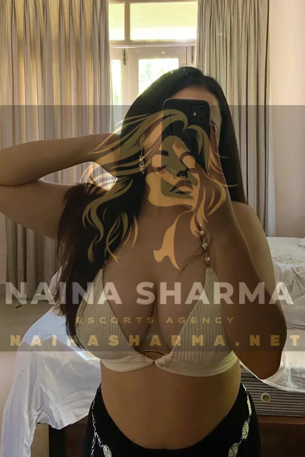 Riddhima Goa Escorts Selfie
