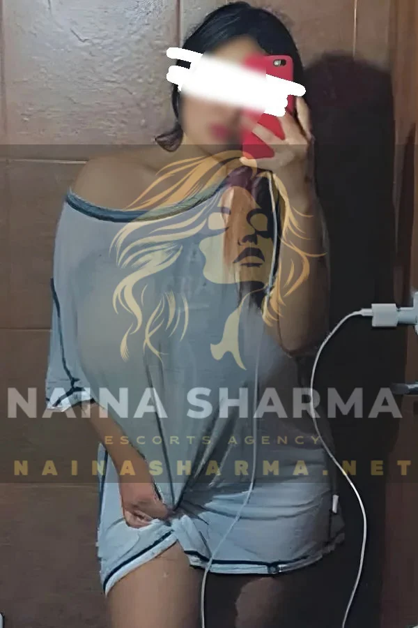 Ridhi Ahmedabad Escorts Selfie