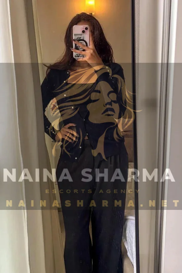 Riya Raipur Escorts Selfie
