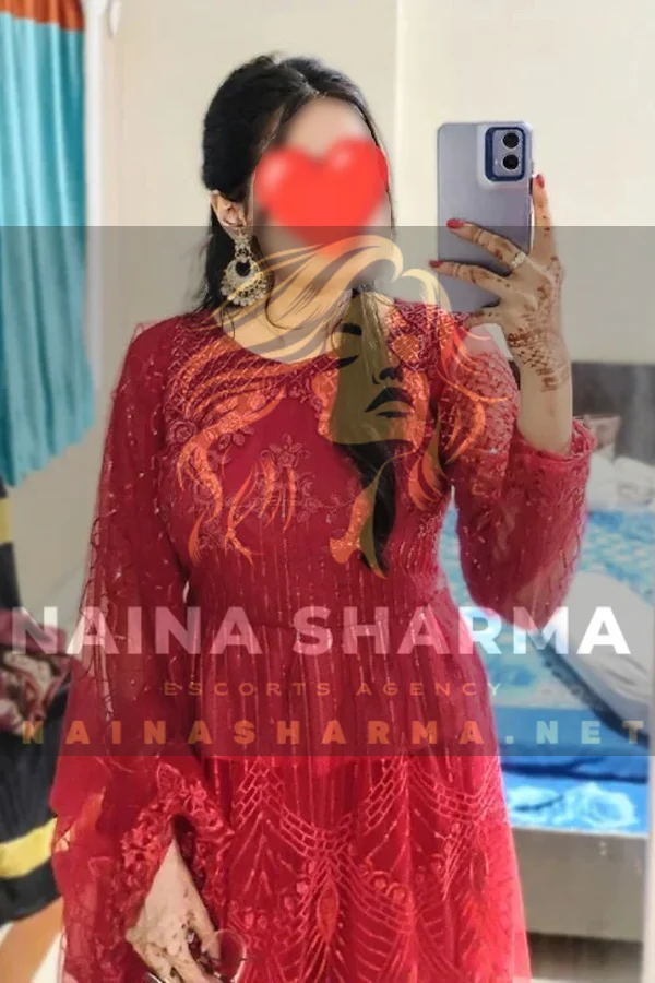 Ruhi Goa Escorts Selfie
