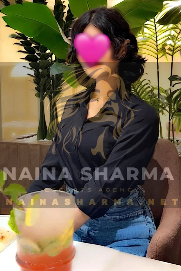 Sanya Agra Escorts Selfie