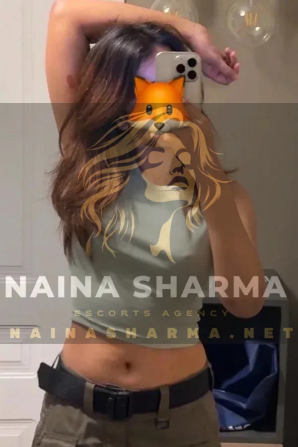Sarvani Pune Escorts Selfie
