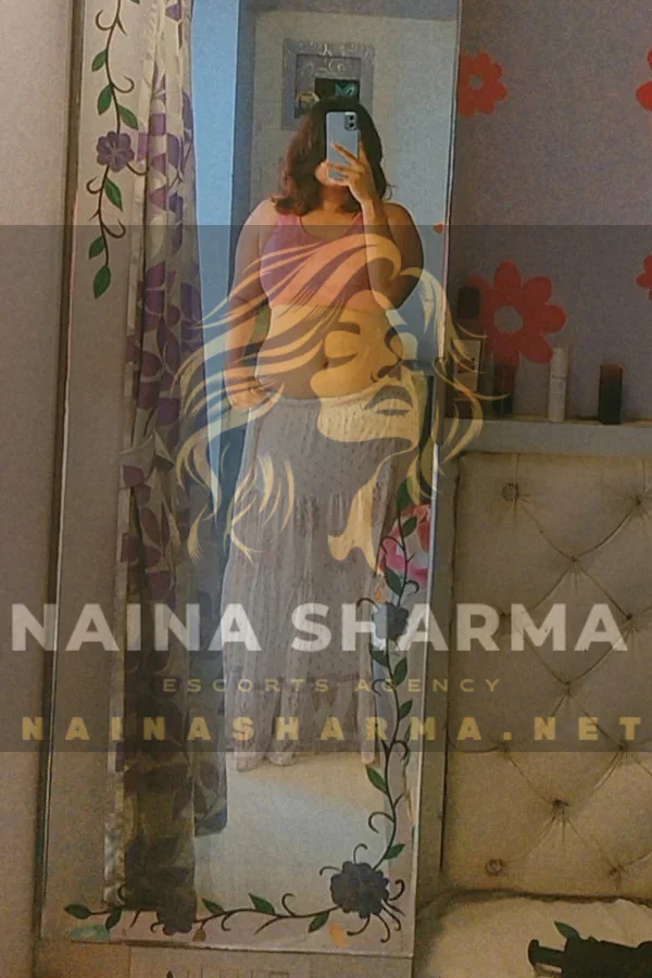 Sayali Hyderabad Escorts Selfie
