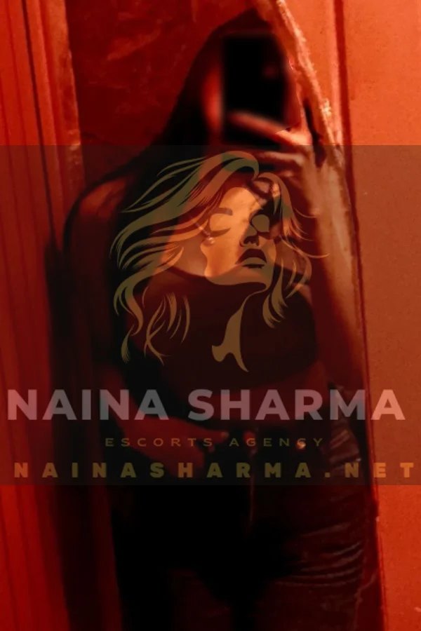 Shaniya Delhi Escorts Selfie