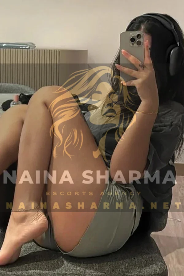 Sharvi London Escorts Selfie